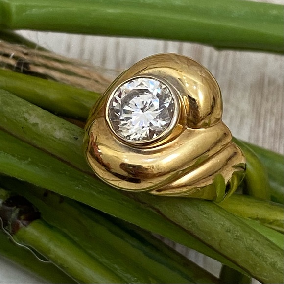 Unsigned Gold-tone Solitaire CZ Clear Bezel Ring Size 7 - Picture 1 of 11